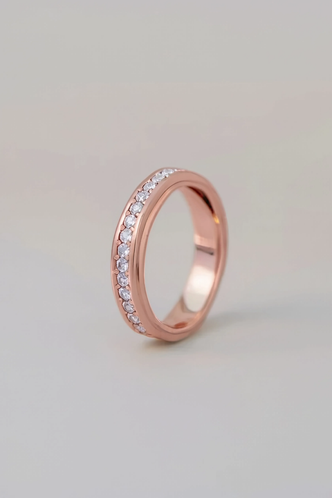 The Radiant Round-Cut Spinning Ring Rose Gold