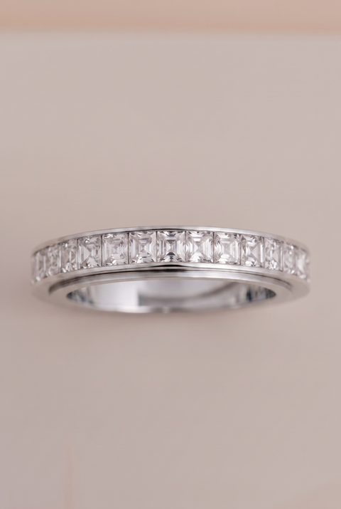The Dainty Square-Cut Spinning Ring Silver