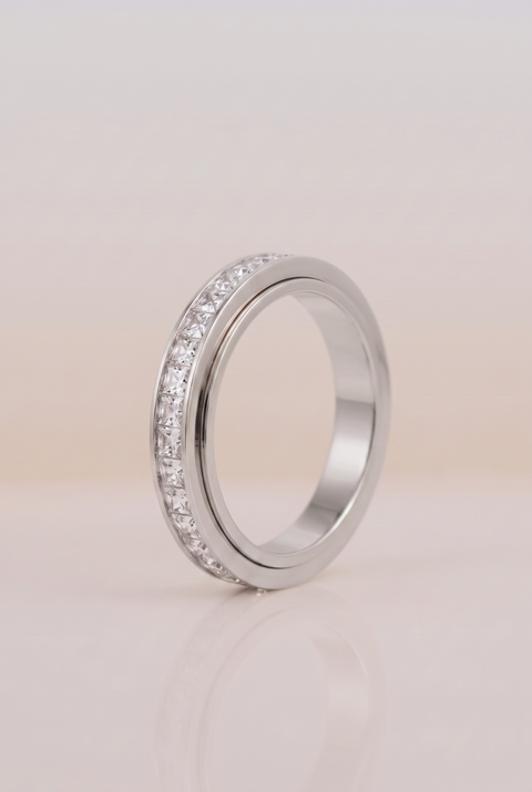The Dainty Square-Cut Spinning Ring Silver