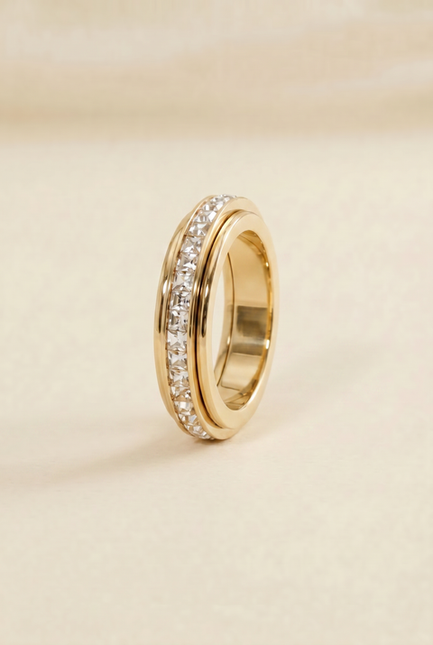 The Radiant Square-Cut Spinning Ring Gold