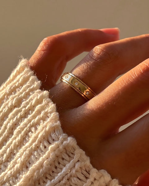 The Crystal Eternity Spinning Ring Gold