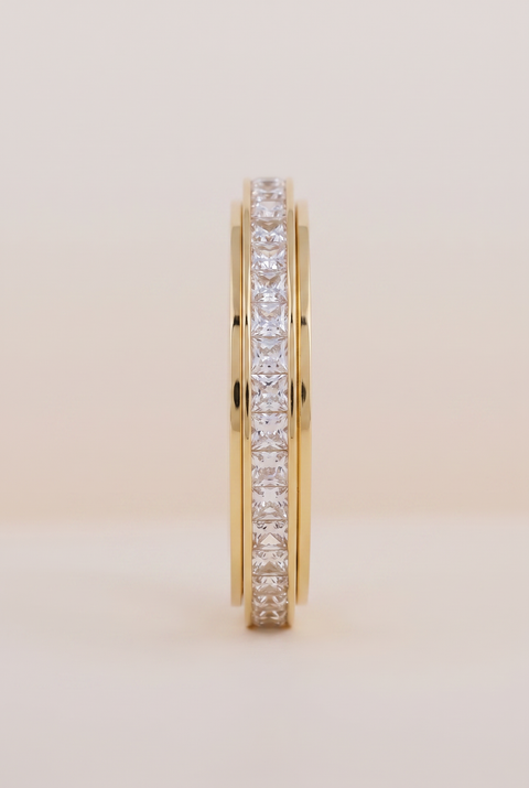 The Dainty Square-Cut Spinning Ring Gold
